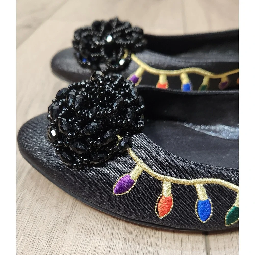 J. Renee Womens Black Christmas Ballet Flats Lights Embroidered Beaded Pom 7.5M